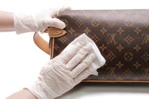 come pulire borsa louis vuitton in canvas|How do I take care of my leather or canv.